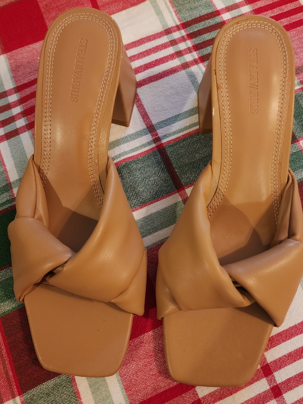 Stradivarius Tan Knotted Block Heel Mule Approx. Sz 8.5